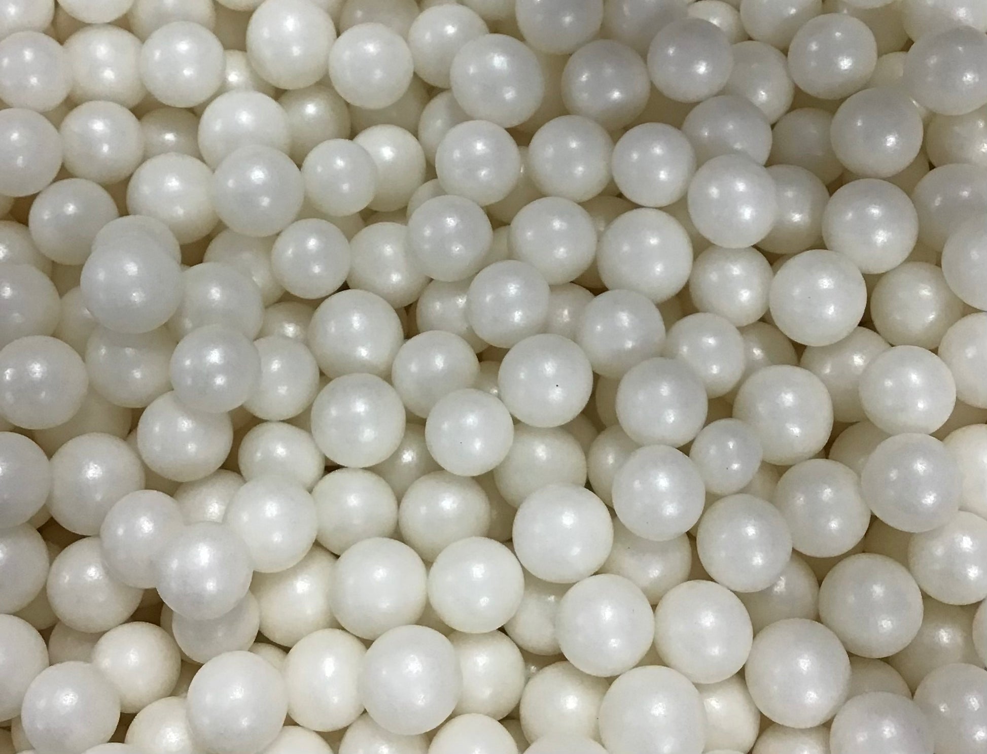 Bakers Choice Edible Pearls - Metallic White Pearl Sprinkles - Edible Sugar  Pearls - Dairy Free - Kosher - 3 oz.
